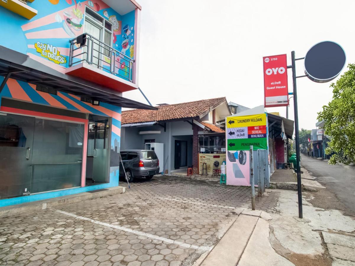 Oyo 3750 Elder Guest House Bandung Bagian luar foto