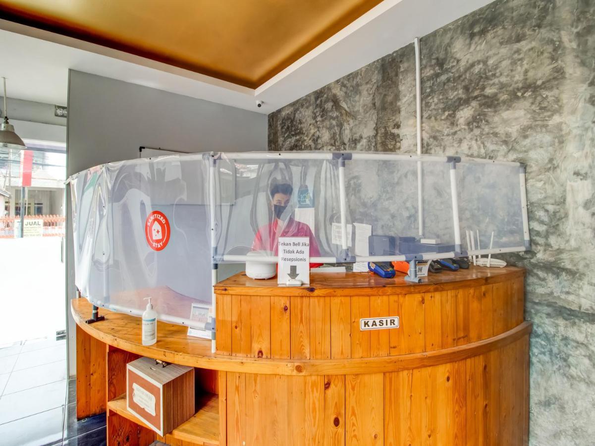 Oyo 3750 Elder Guest House Bandung Bagian luar foto