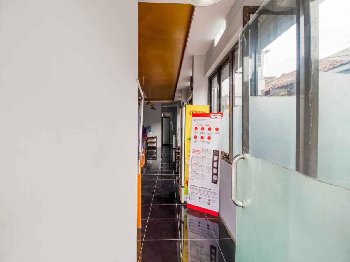 Oyo 3750 Elder Guest House Bandung Bagian luar foto