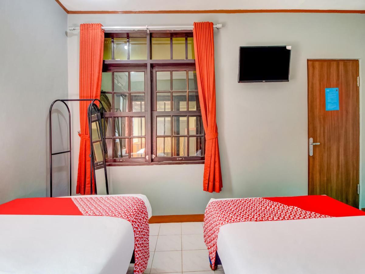 Oyo 3750 Elder Guest House Bandung Bagian luar foto